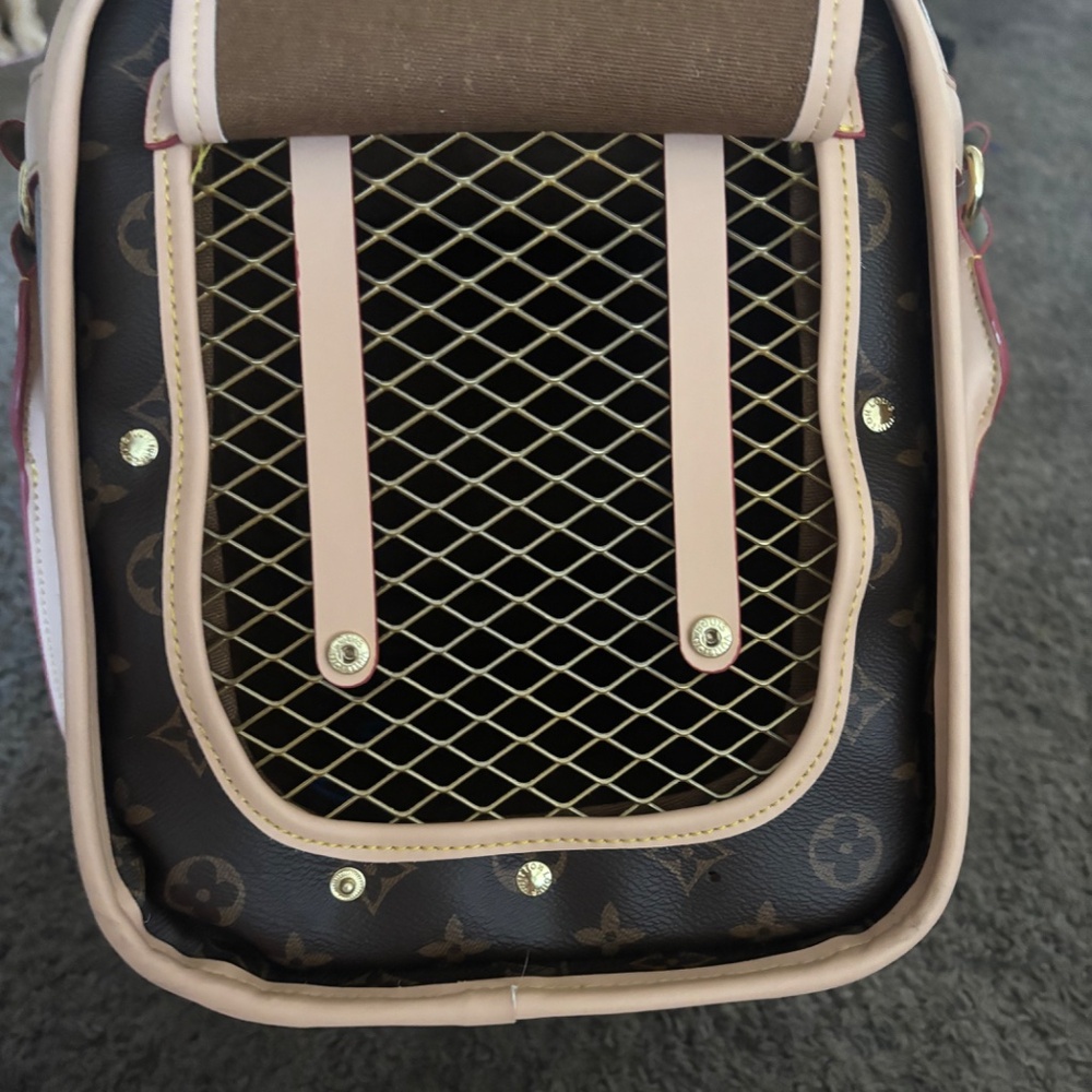 Louis Vuitton dog carrier - Picture 6 of 8
